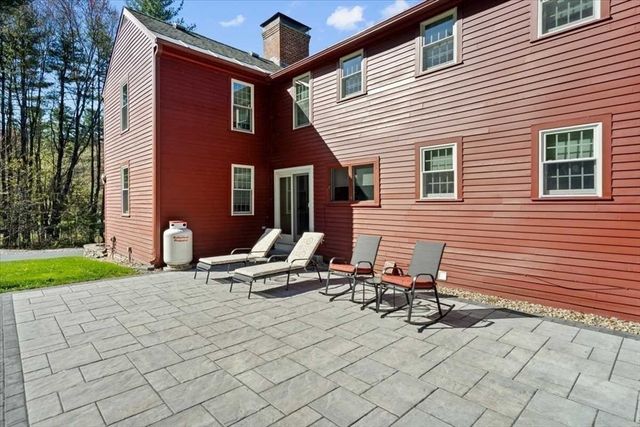 9 Bay Path Dr, Boylston, MA 01505