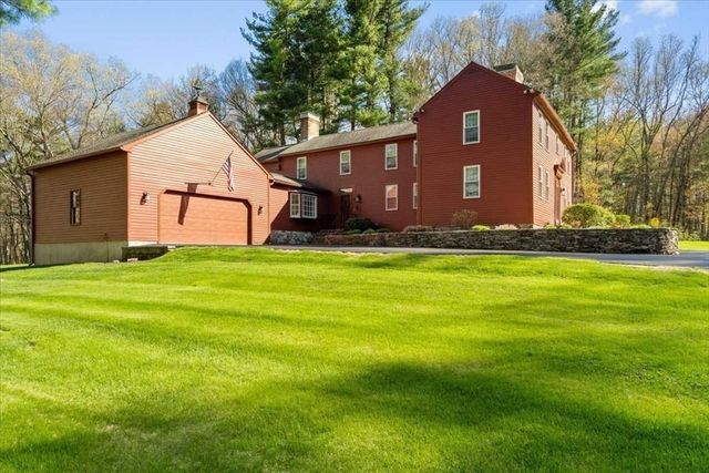 9 Bay Path Dr, Boylston, MA 01505