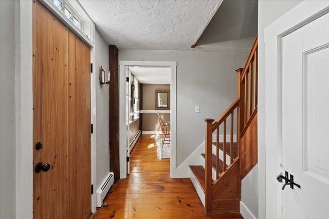 9 Bay Path Dr, Boylston, MA 01505