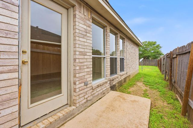 116 Blue Ridge TRL, Elgin, TX 78621