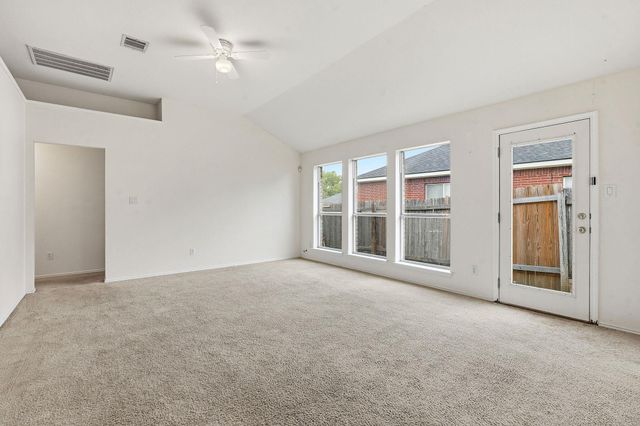116 Blue Ridge TRL, Elgin, TX 78621