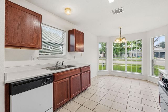 116 Blue Ridge TRL, Elgin, TX 78621
