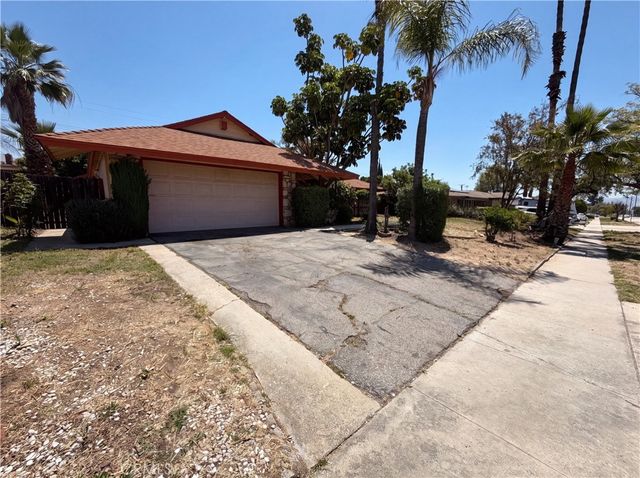 5947 Arden Avenue, Highland, CA 92404