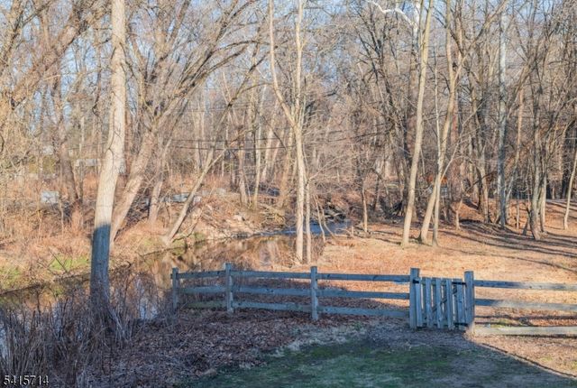 26 Barrister Ct, Fair Lawn Boro, NJ 07410