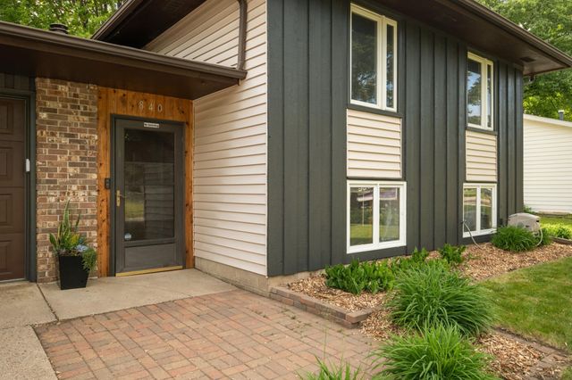 840 Cortland Drive, Apple Valley, MN 55124
