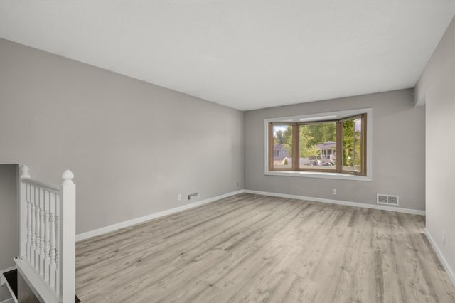 840 Cortland Drive, Apple Valley, MN 55124