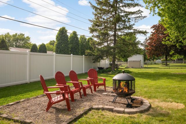 840 Cortland Drive, Apple Valley, MN 55124