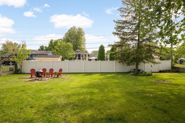 840 Cortland Drive, Apple Valley, MN 55124
