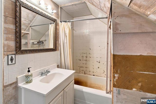 241 Outwater Lane, Saddle Brook, NJ 07663
