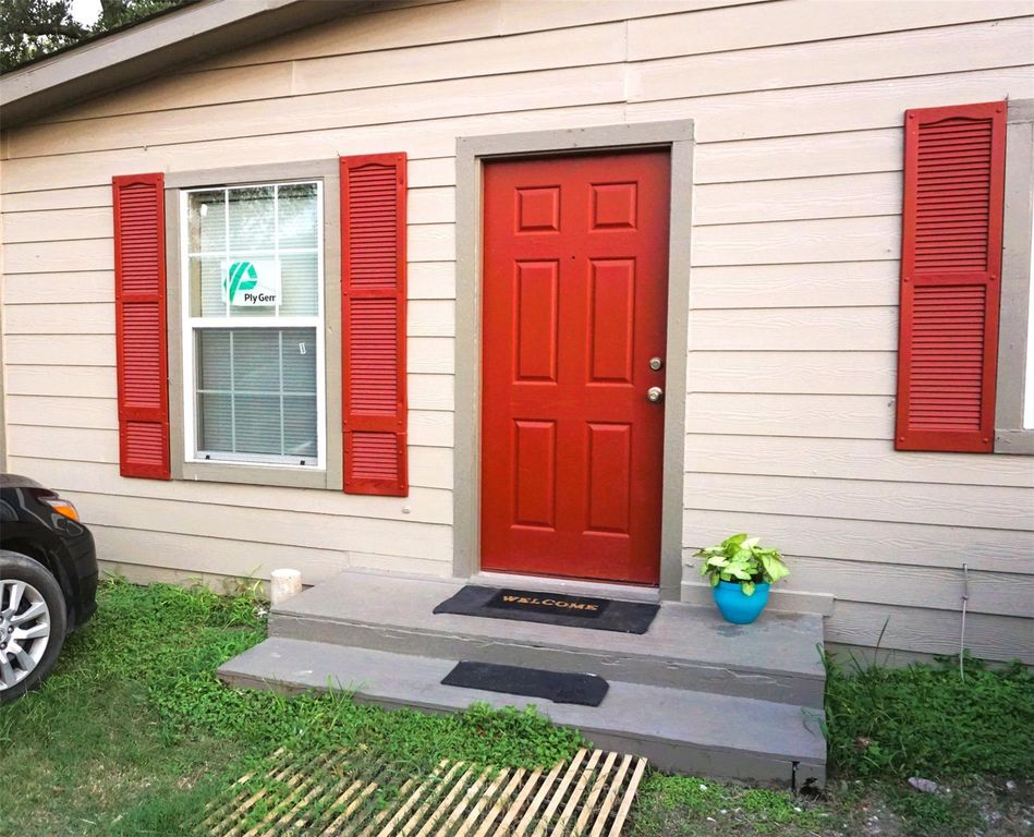 5114 Laura Koppe Road A, Houston, TX 77016