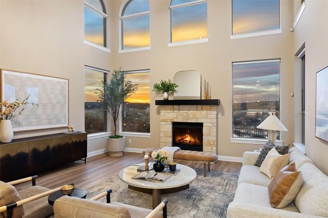 2702 Lakehurst RD, Spicewood, TX 78669