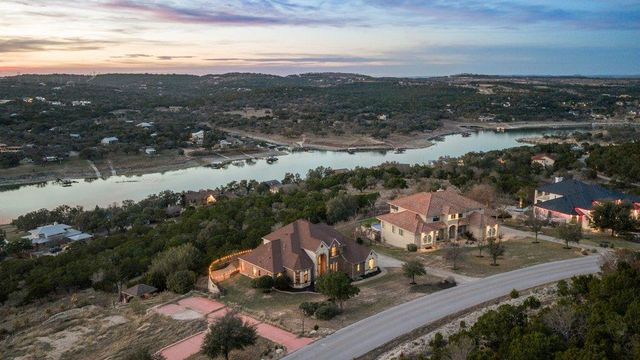 2702 Lakehurst RD, Spicewood, TX 78669