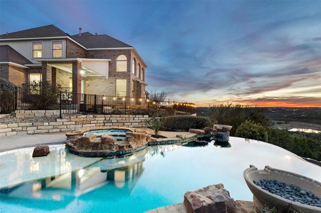 2702 Lakehurst RD, Spicewood, TX 78669