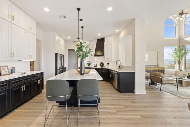 2702 Lakehurst RD, Spicewood, TX 78669