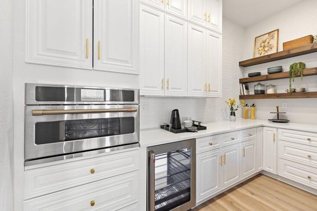 2702 Lakehurst RD, Spicewood, TX 78669