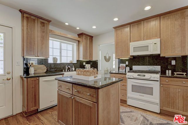 1224 Viscano Drive, Glendale, CA 91207