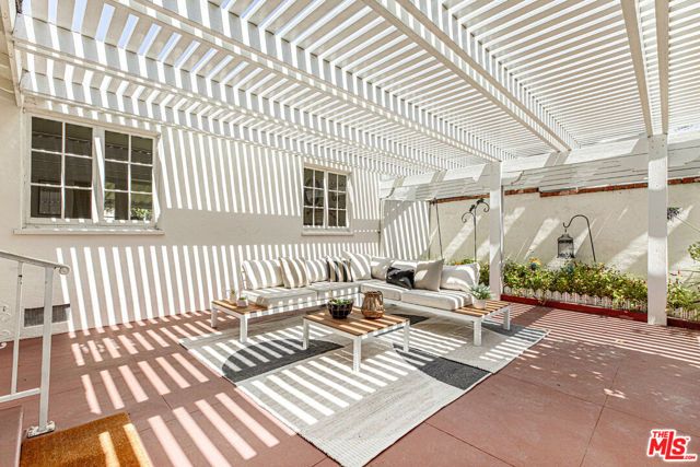 1224 Viscano Drive, Glendale, CA 91207