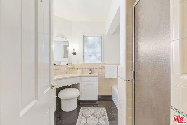 1224 Viscano Drive, Glendale, CA 91207