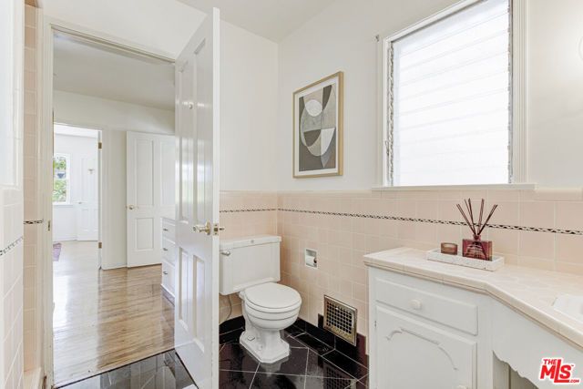 1224 Viscano Drive, Glendale, CA 91207