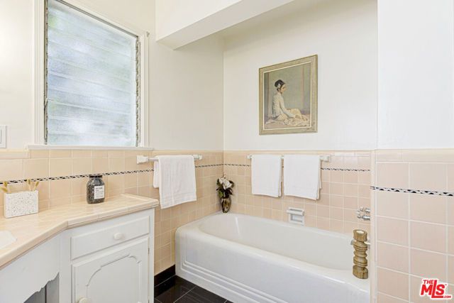 1224 Viscano Drive, Glendale, CA 91207