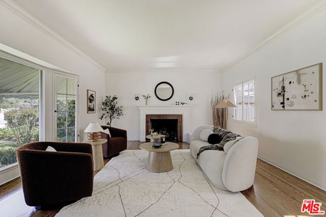 1224 Viscano Drive, Glendale, CA 91207