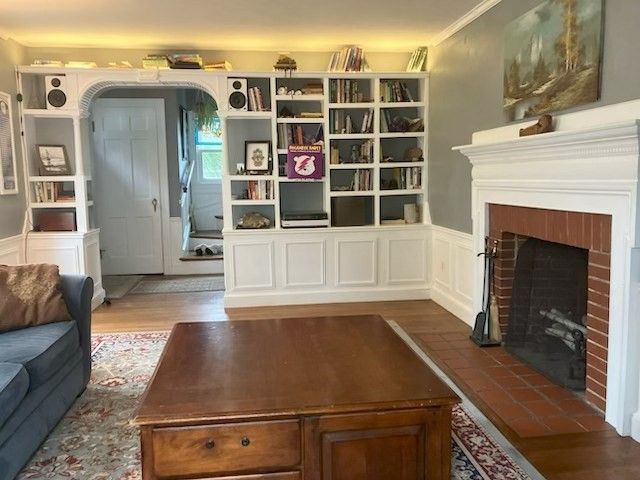 28 Cobb Ln, Lynn, MA 01904
