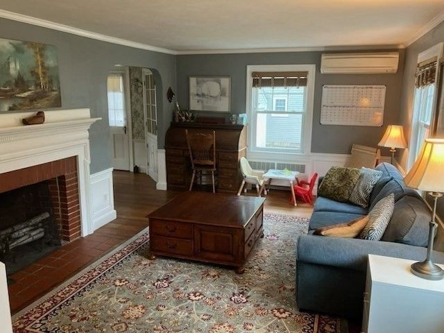 28 Cobb Ln, Lynn, MA 01904