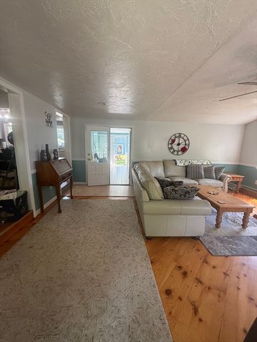 87 Union St, West Bridgewater, MA 02379