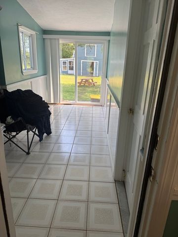 87 Union St, West Bridgewater, MA 02379
