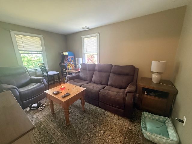 87 Union St, West Bridgewater, MA 02379
