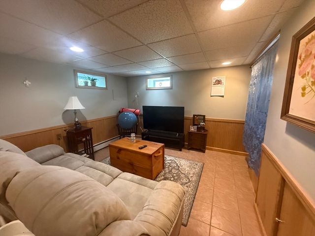 87 Union St, West Bridgewater, MA 02379