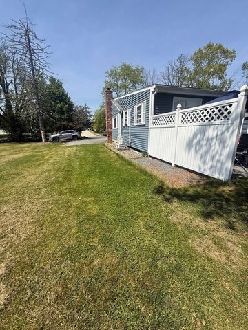 87 Union St, West Bridgewater, MA 02379