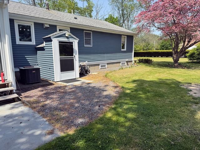 87 Union St, West Bridgewater, MA 02379