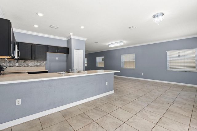 3136 SE 2nd Dr, Homestead, FL 33033