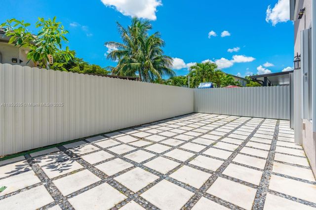 3136 SE 2nd Dr, Homestead, FL 33033