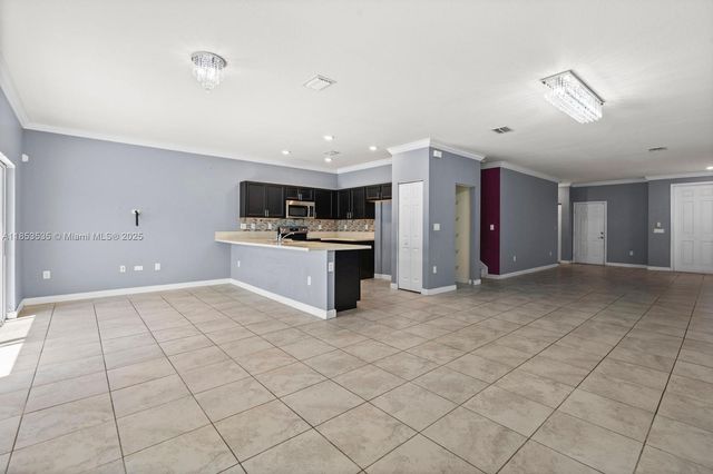 3136 SE 2nd Dr, Homestead, FL 33033