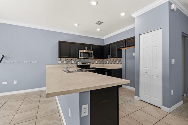 3136 SE 2nd Dr, Homestead, FL 33033