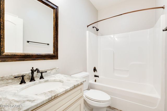 413 Flanders Ridge Drive, Youngsville, LA 70592