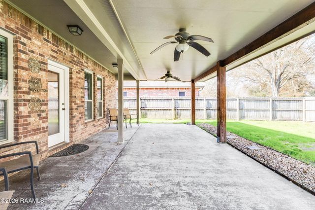 413 Flanders Ridge Drive, Youngsville, LA 70592