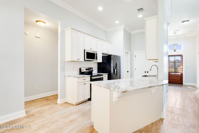 413 Flanders Ridge Drive, Youngsville, LA 70592