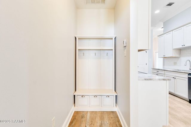 413 Flanders Ridge Drive, Youngsville, LA 70592