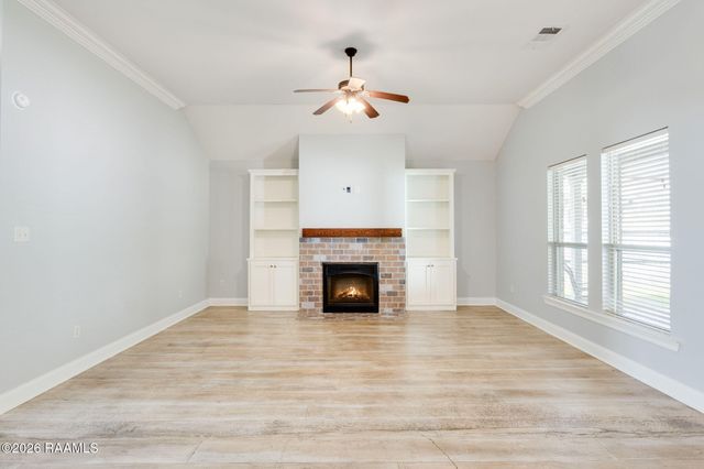 413 Flanders Ridge Drive, Youngsville, LA 70592