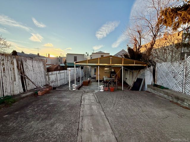 54-05 68th Street, Maspeth, NY 11378