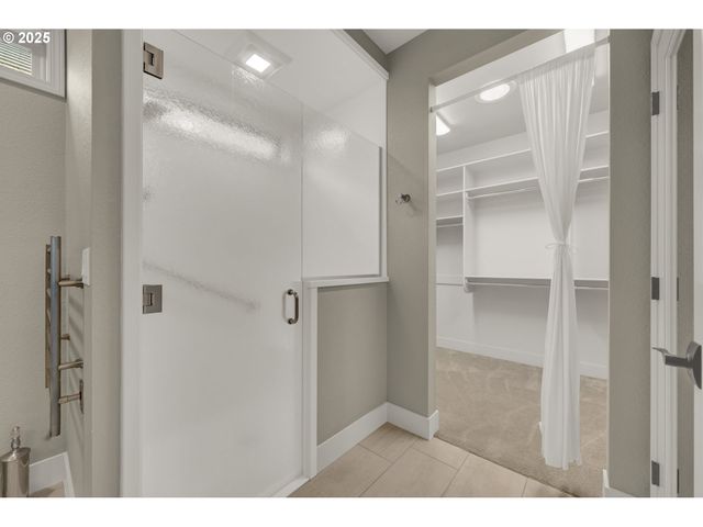 2060 LAKELAND Way, Eugene, OR 97408