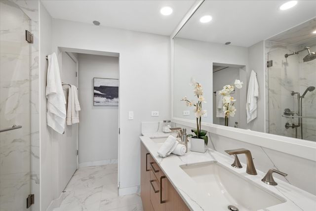 130 N Garland Court 2305, Chicago, IL 60602