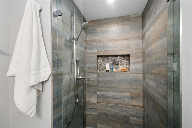 130 N Garland Court 2305, Chicago, IL 60602