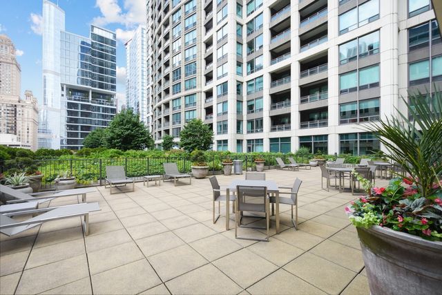 130 N Garland Court 2305, Chicago, IL 60602