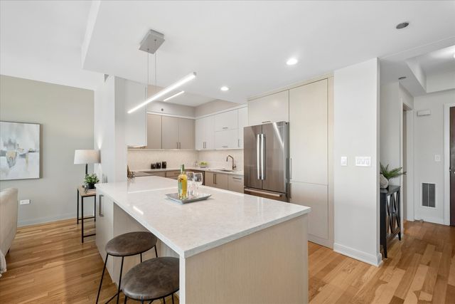 130 N Garland Court 2305, Chicago, IL 60602