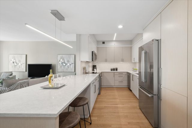 130 N Garland Court 2305, Chicago, IL 60602