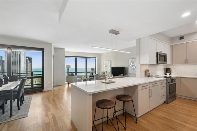 130 N Garland Court 2305, Chicago, IL 60602